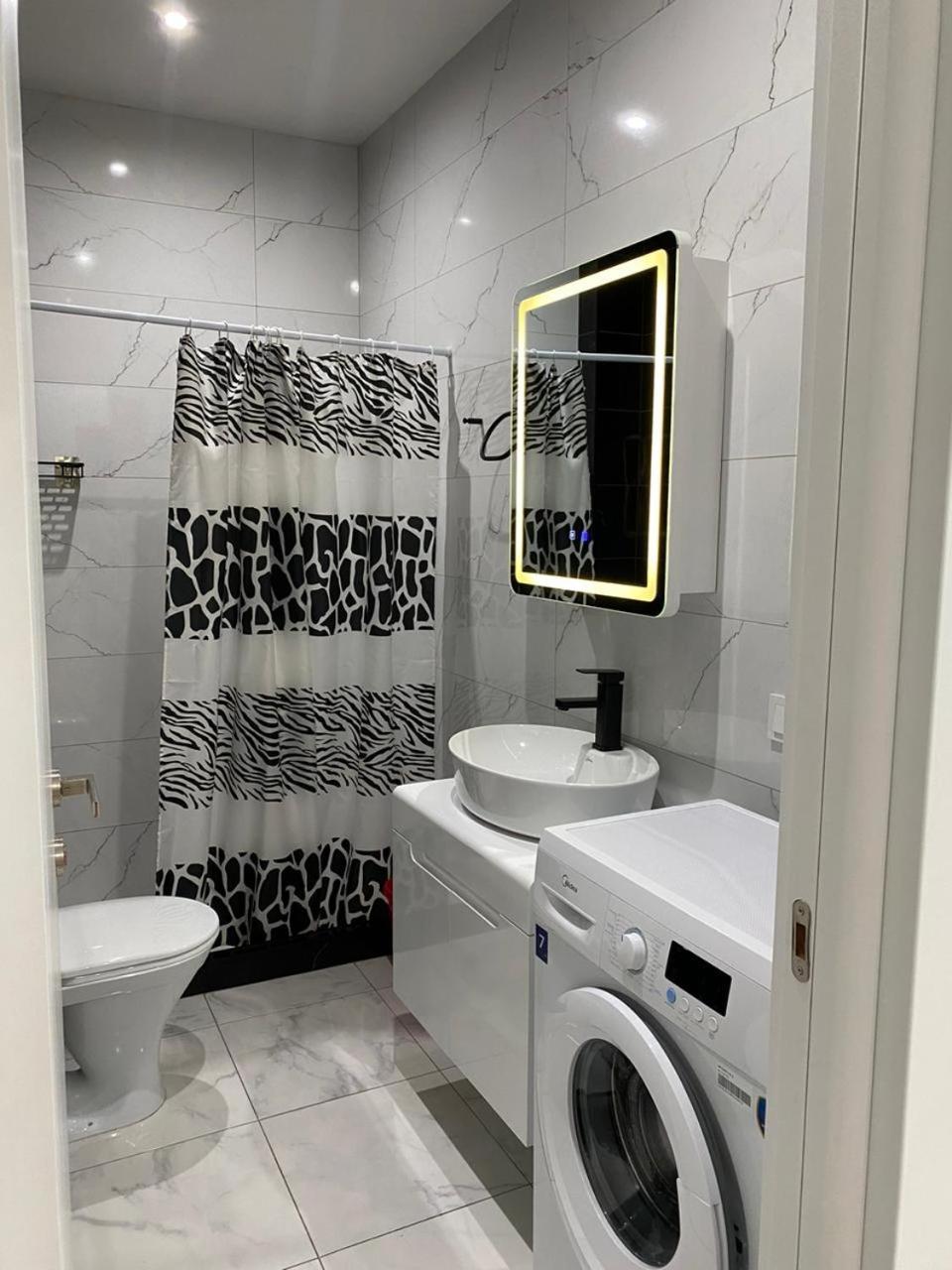 Apartment - "Exclusive" Tbilisi Bagian luar foto